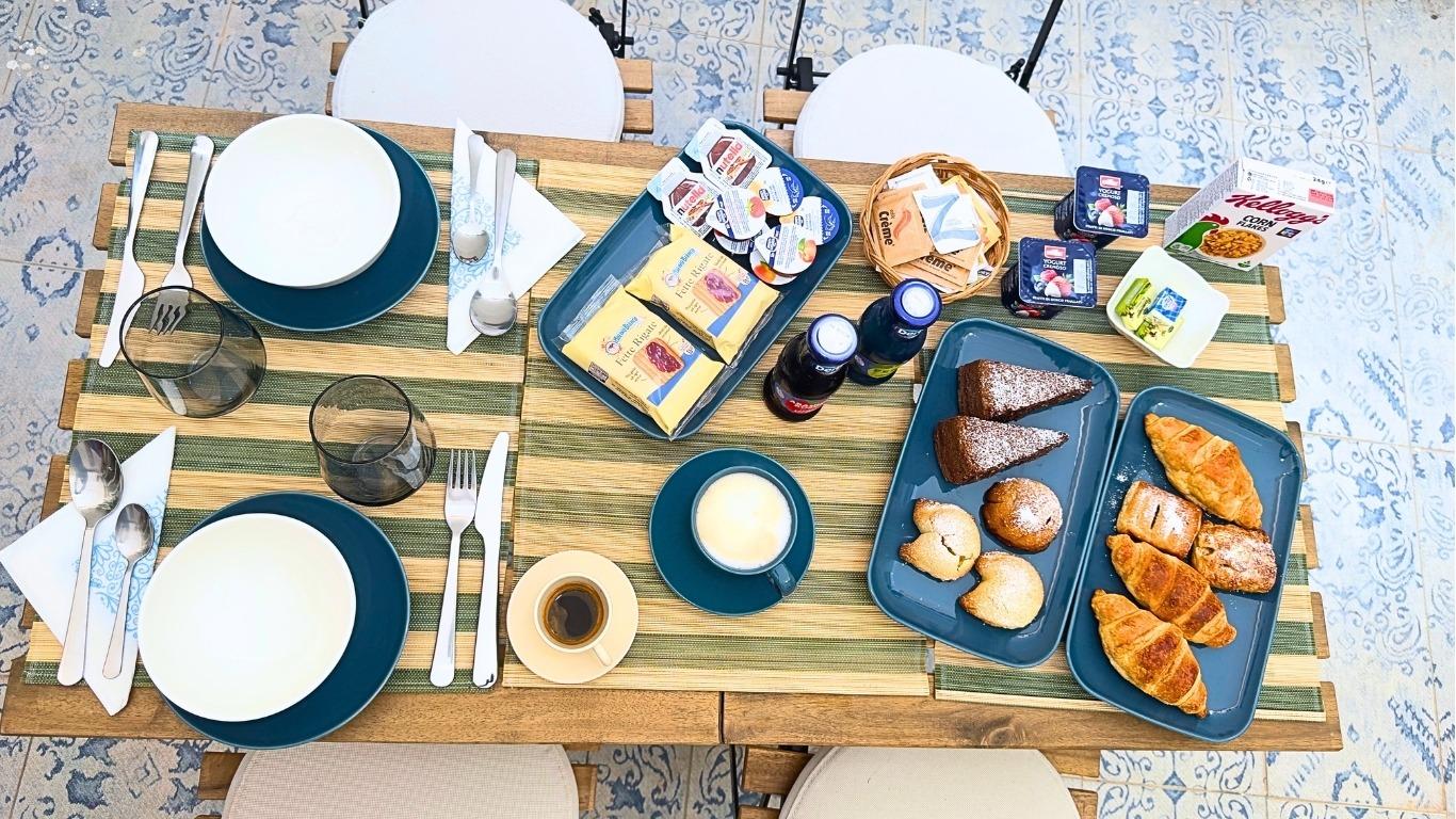 La colazione di BUTERA APARTMENTS LUXURY