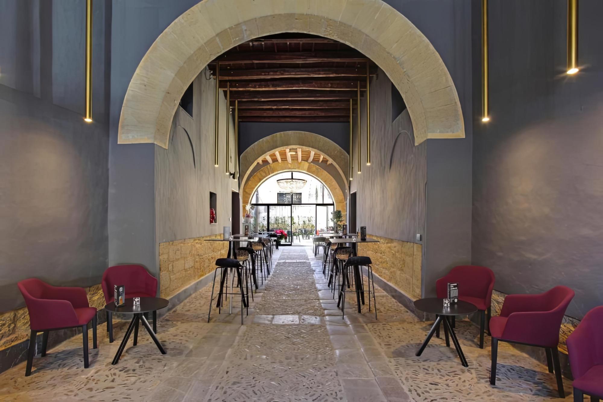 cortile d'ingresso