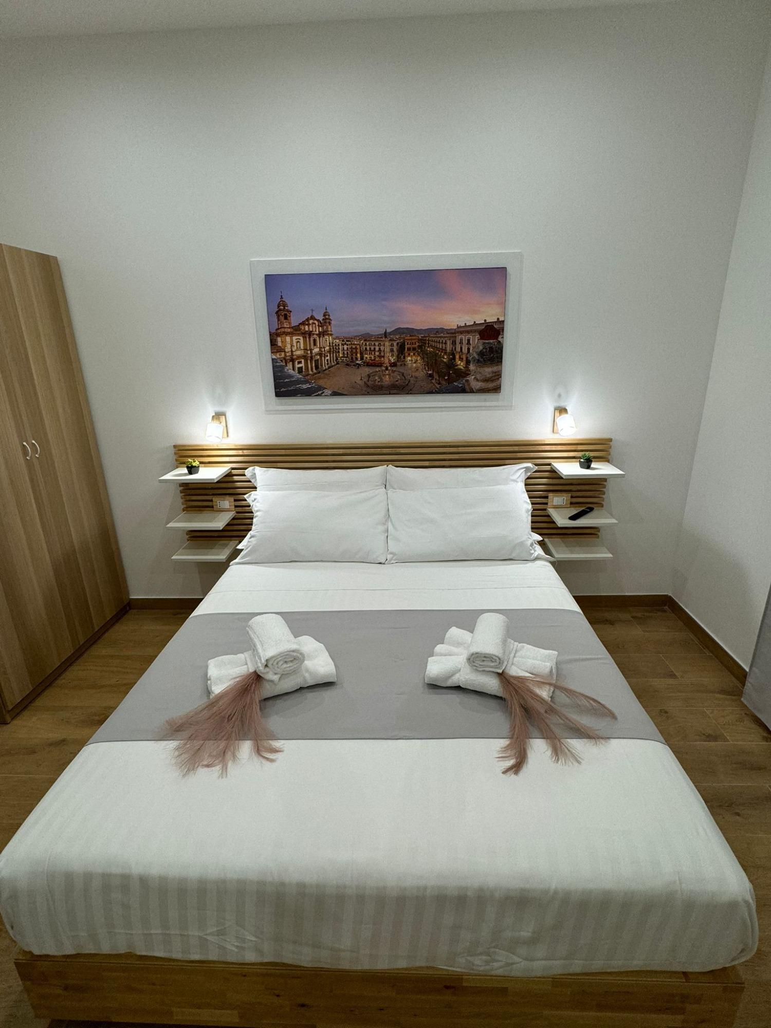 Camera matrimoniale con balcone