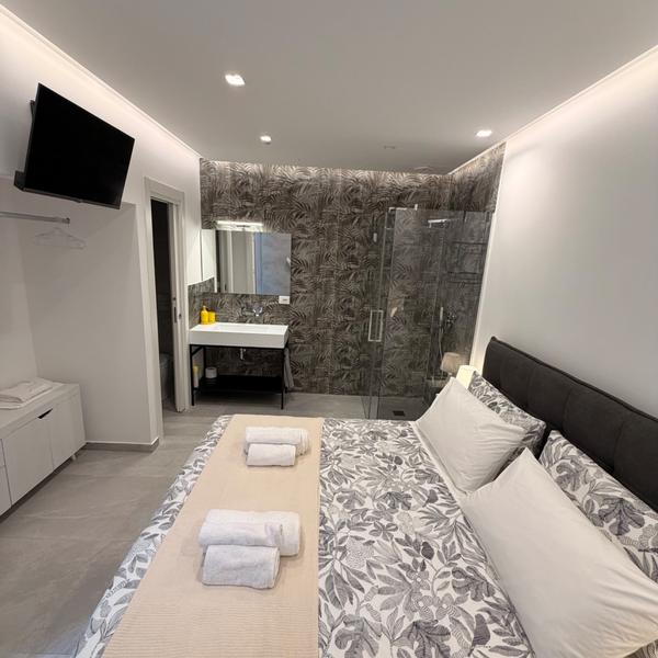  Sicilian Jacuzzi Stay