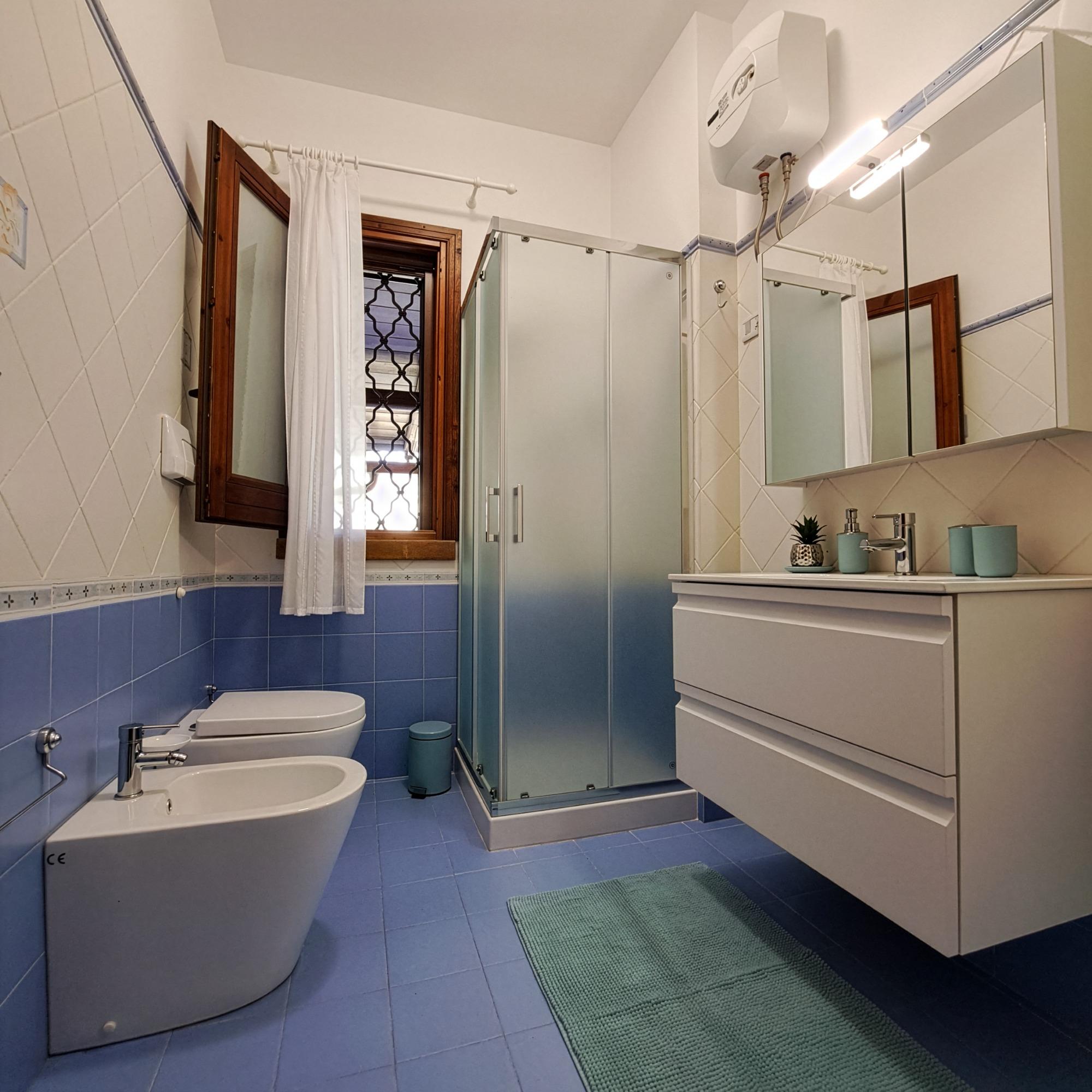 Vista bagno principale interno