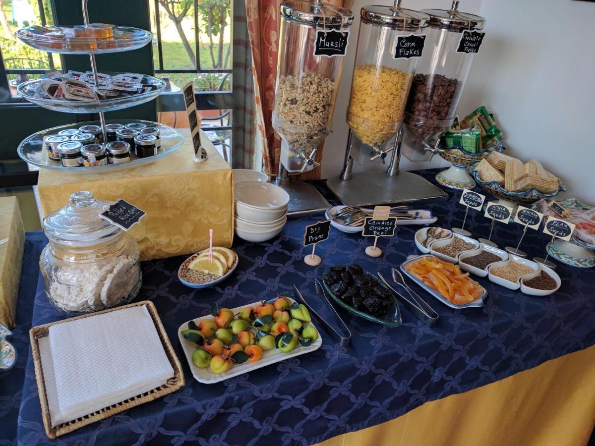 La colazione di B&B VILLA MARIA GIOVANNA ***