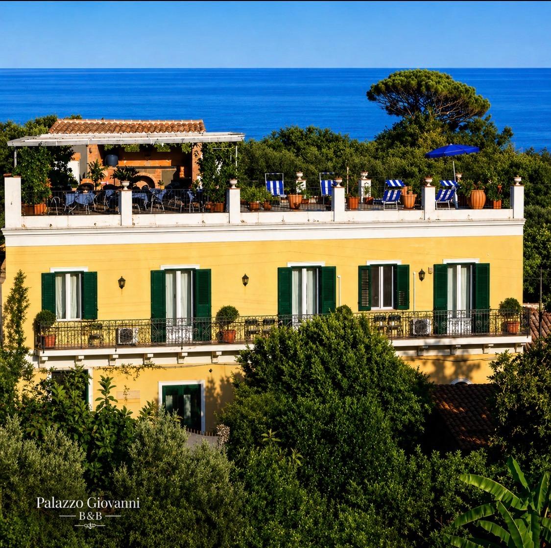 Elegant Mediterranean stay with panoramic terrace and sea view. πΏπ