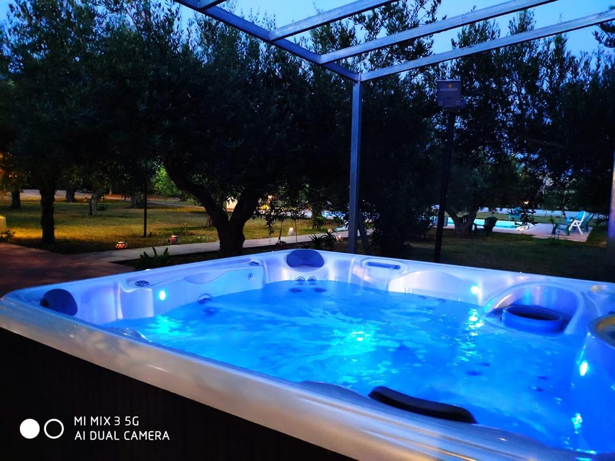 Rilievo, Presso le Case di Anna e Carla