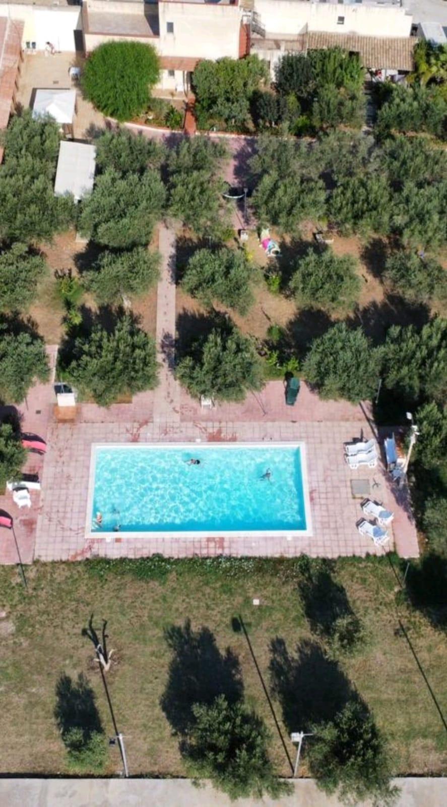 Rilievo, Presso le Case di Anna e Carla