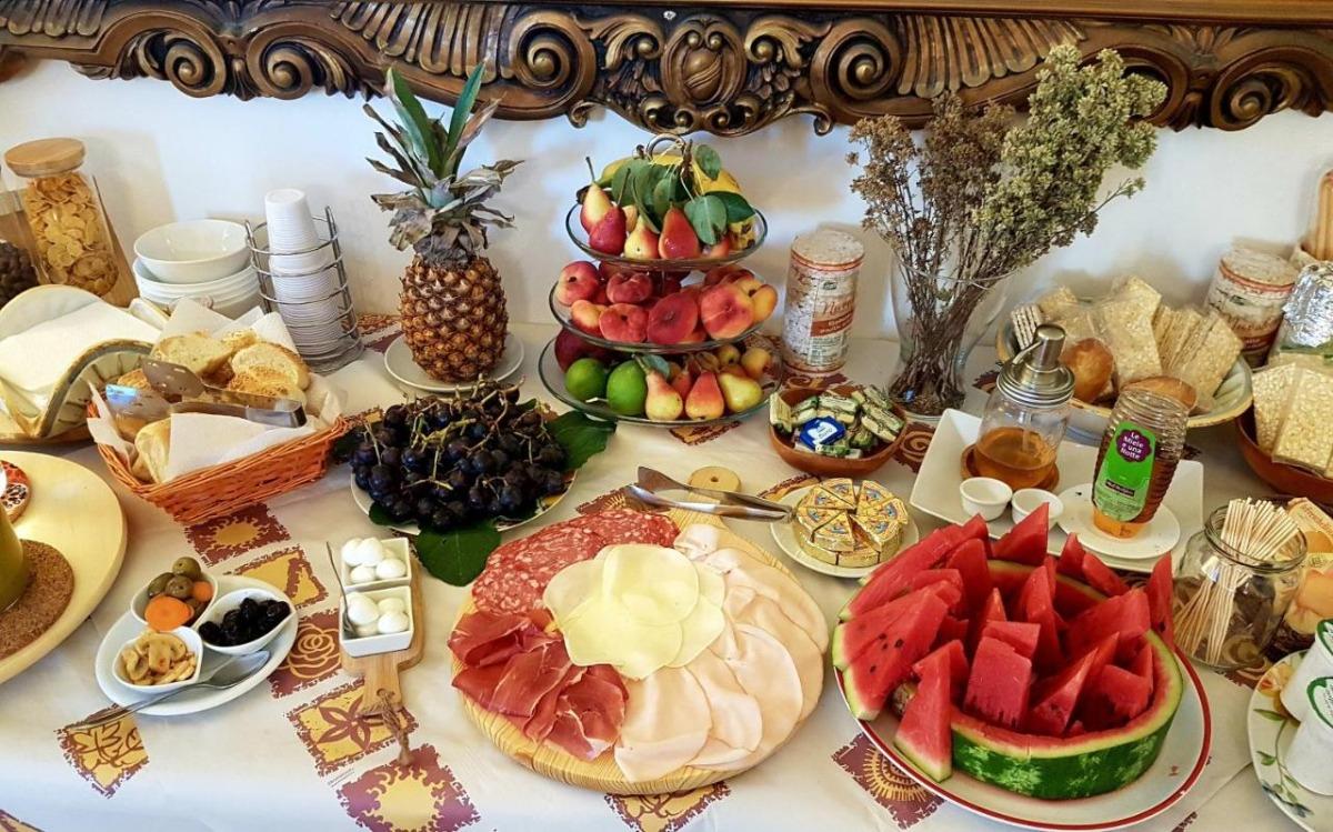 La colazione di B&B VILLA AMBRA ***