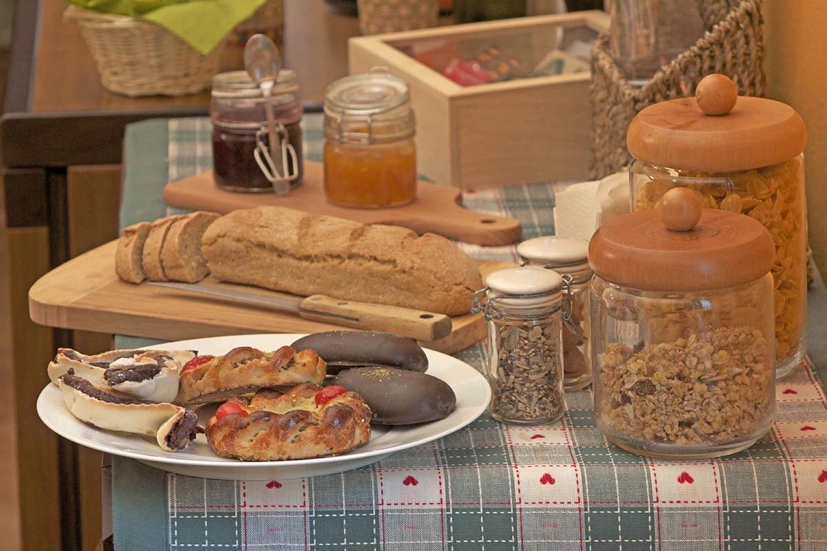 La colazione di VELARDI B&B