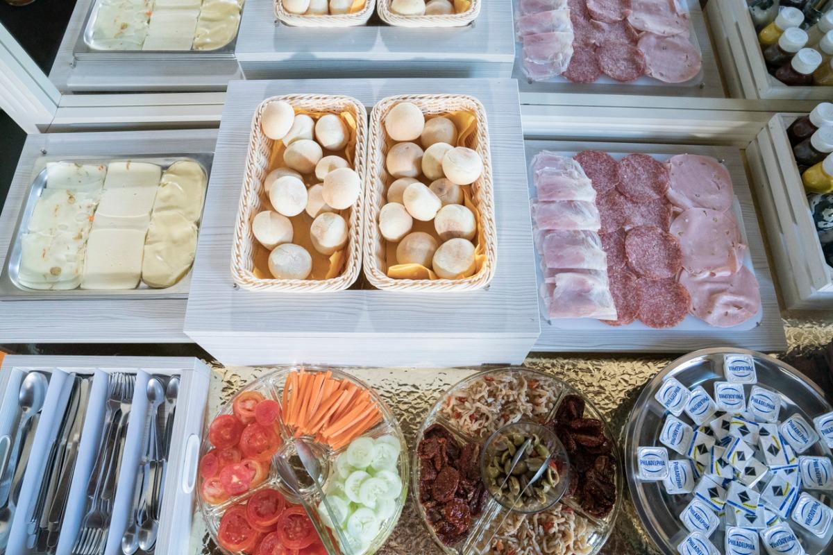 La colazione di ETNA SUITE ROOMS