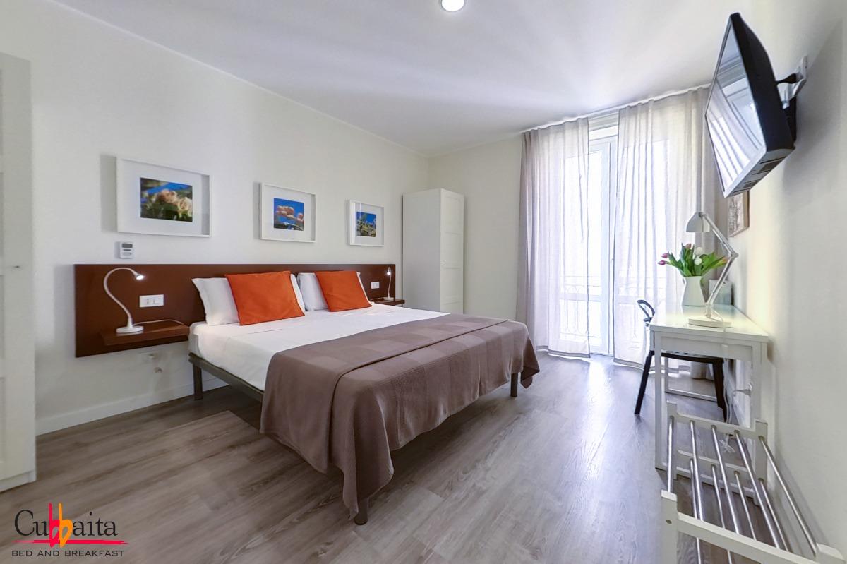 camera matrimoniale con balcone