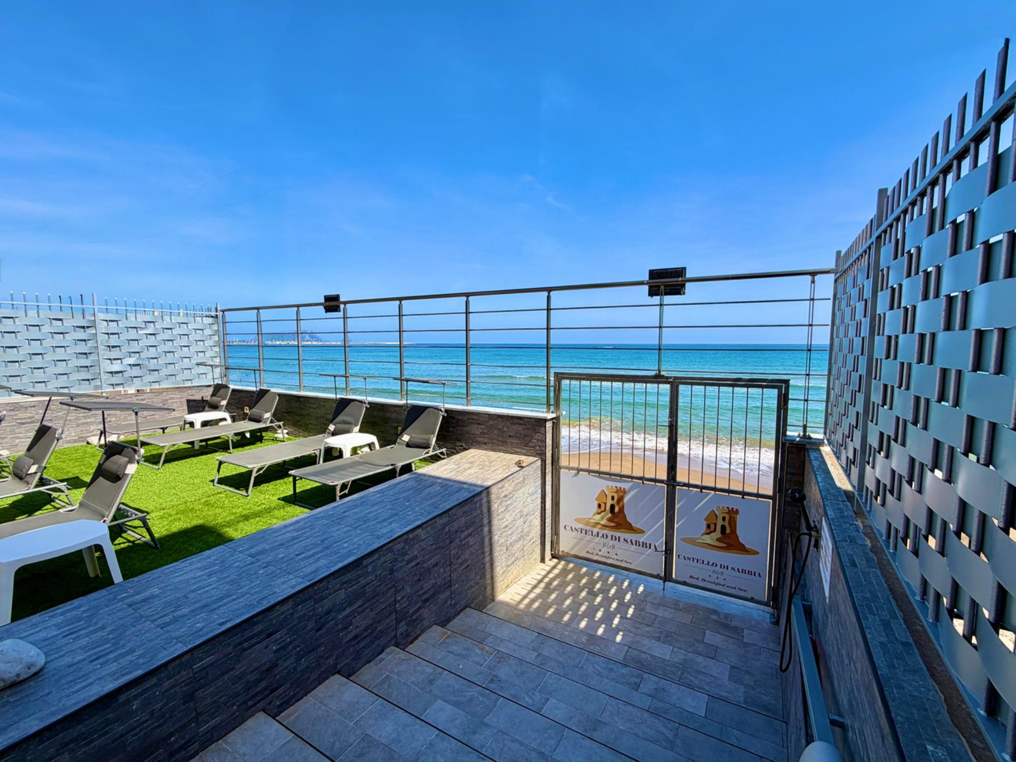 Solarium & accesso alla spiaggia