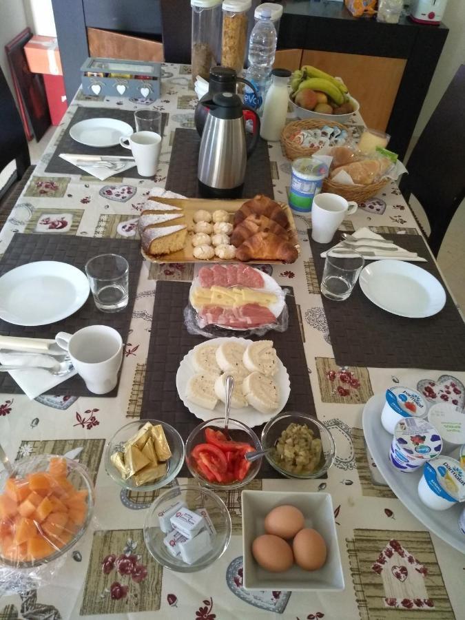 La colazione di B&B VILLA MAGNOLIA
