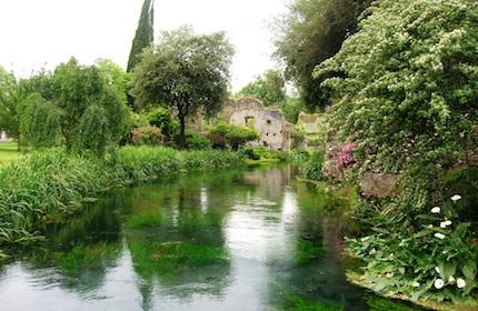 Riapre il giardino più bello d'Italia: il Giardino di Ninfa. La visita si prenota on line 