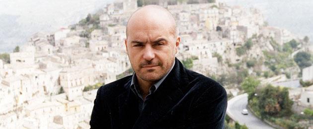 Montalbano torna in tv con due nuove puntate. Protagonisti degli episodi: il dramma dei migranti e i luoghi del Ragusano