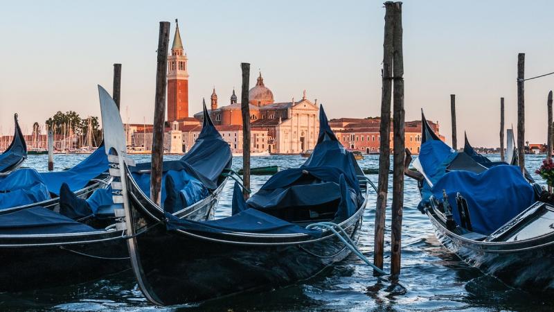 Fuga d'Amore in Italia: Le Destinazioni Perfette per San Valentino