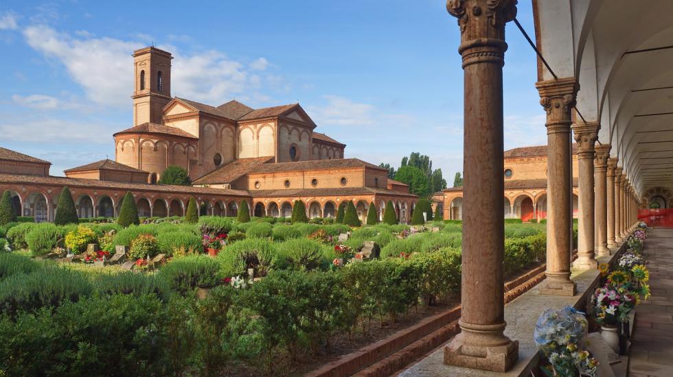 Luoghi di silenzio e spiritualità: abbazie, eremi e cammini d’autunno