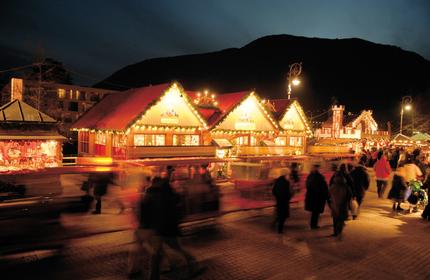 Luci d’inverno: mercatini e città che si preparano al Natale