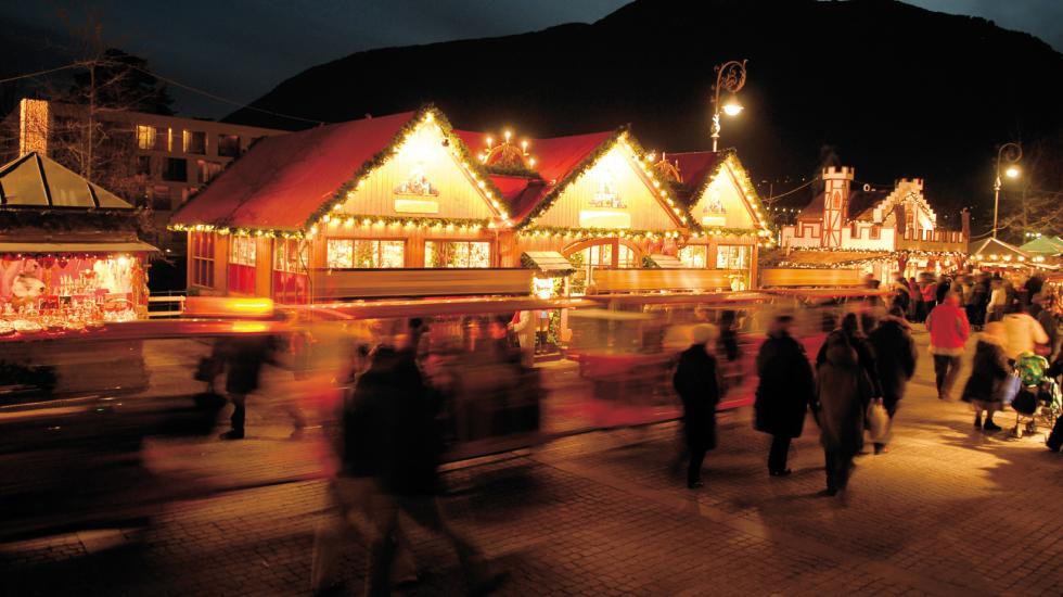 Luci d’inverno: mercatini e città che si preparano al Natale