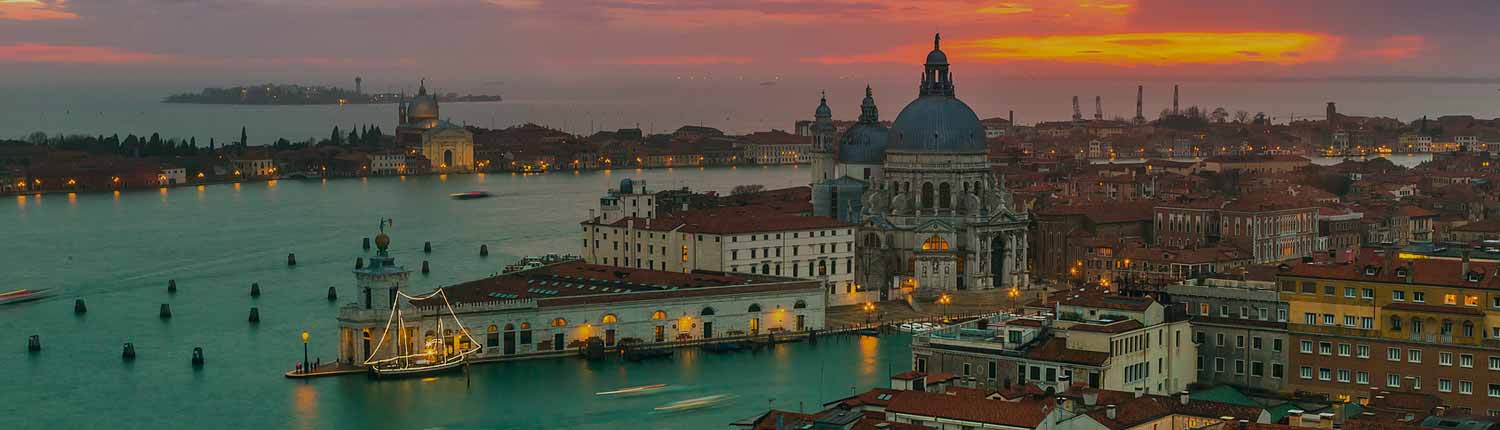 Venezia - Punta della Dogana e Basilica della Salute