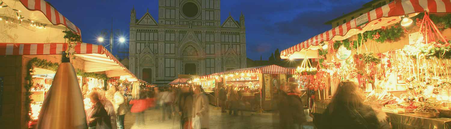 Firenze - Mercatino di Natale in Piazza Santa Croce