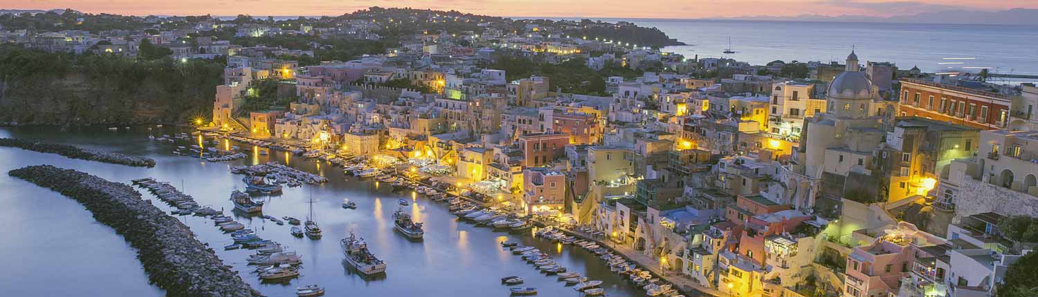 Procida - Corricella, borgo di pescatori.