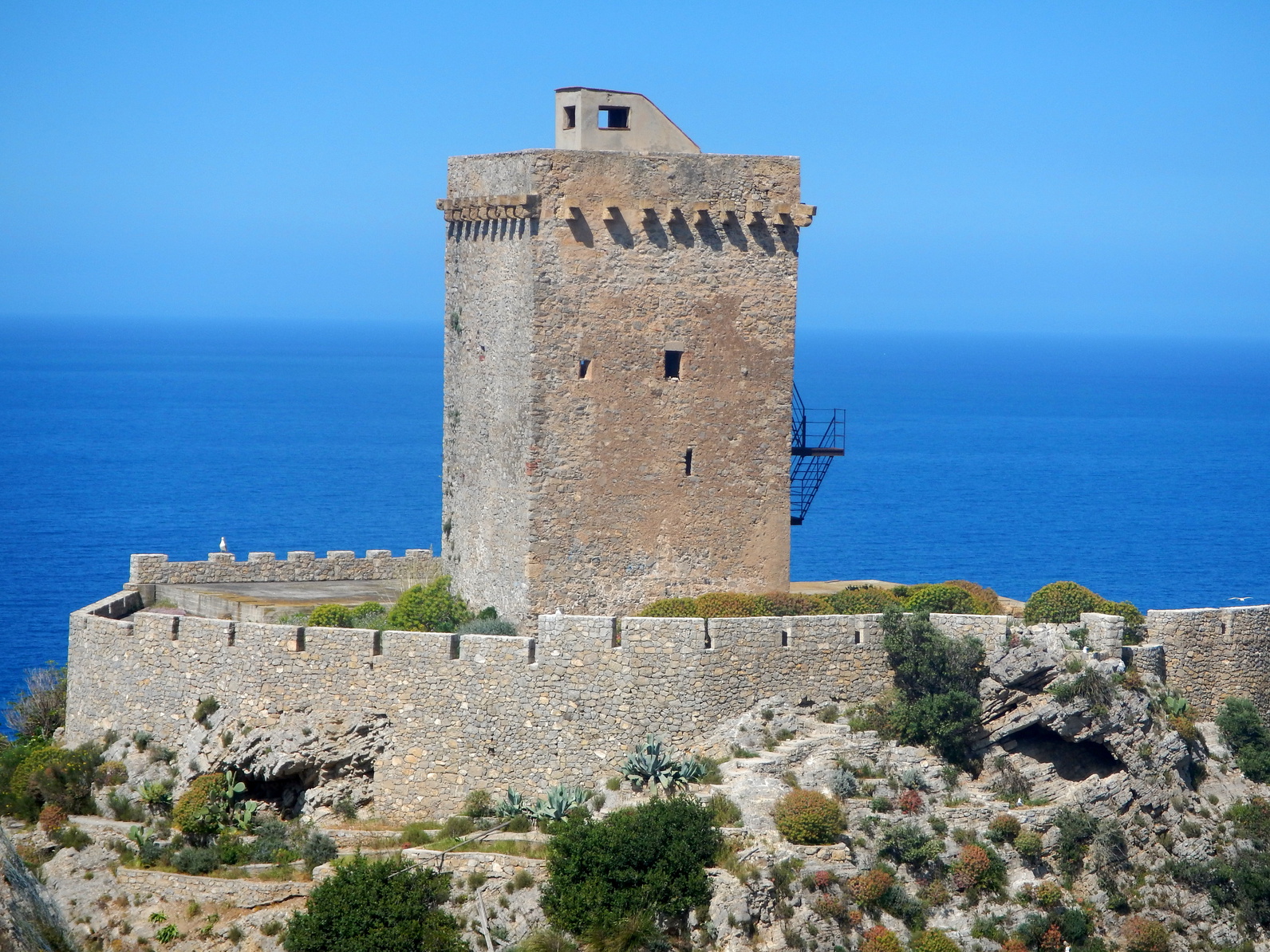 Altavilla Milicia - Particolare su Torre Normanna ©Fotolia