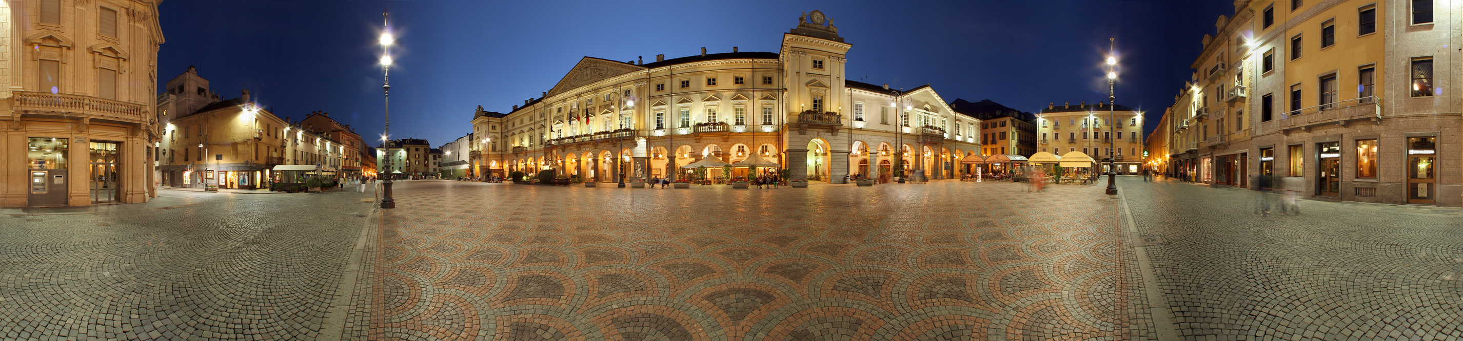 Aosta - Piazza Emile Chanoux - 