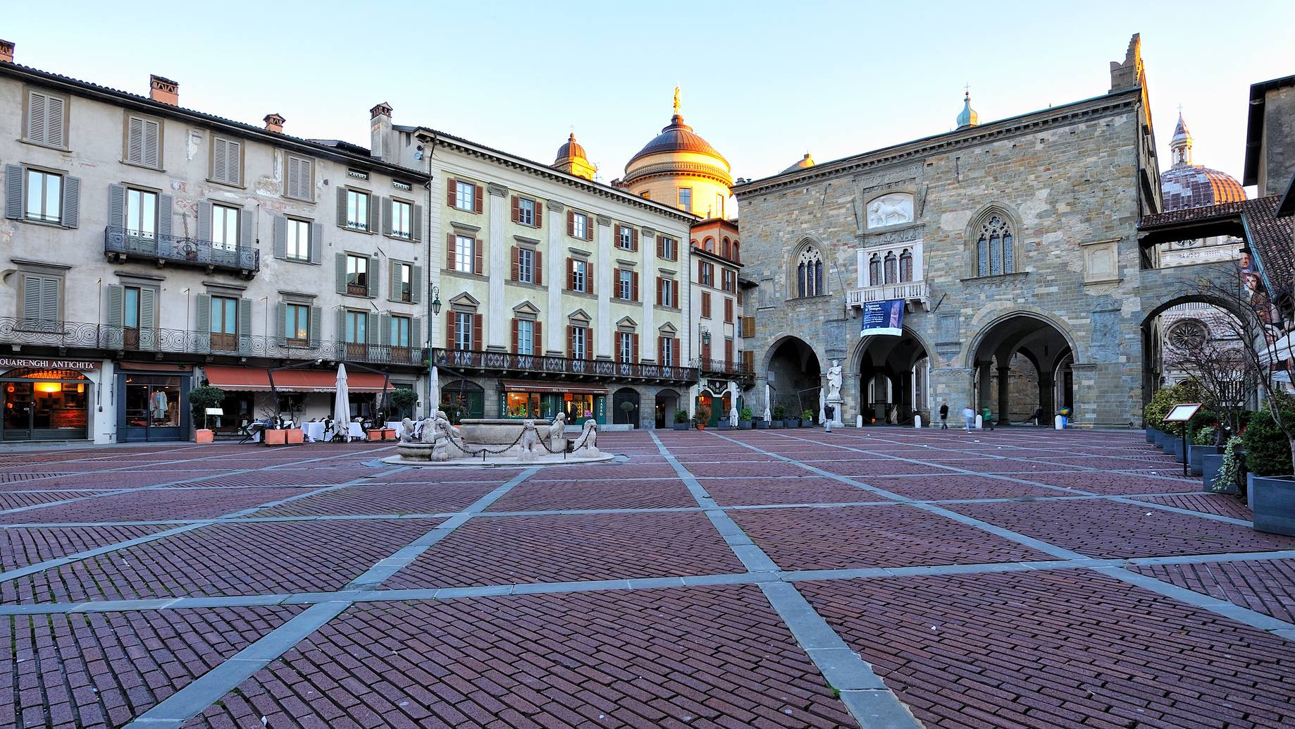 Bergamo Alta - La Piazza - 