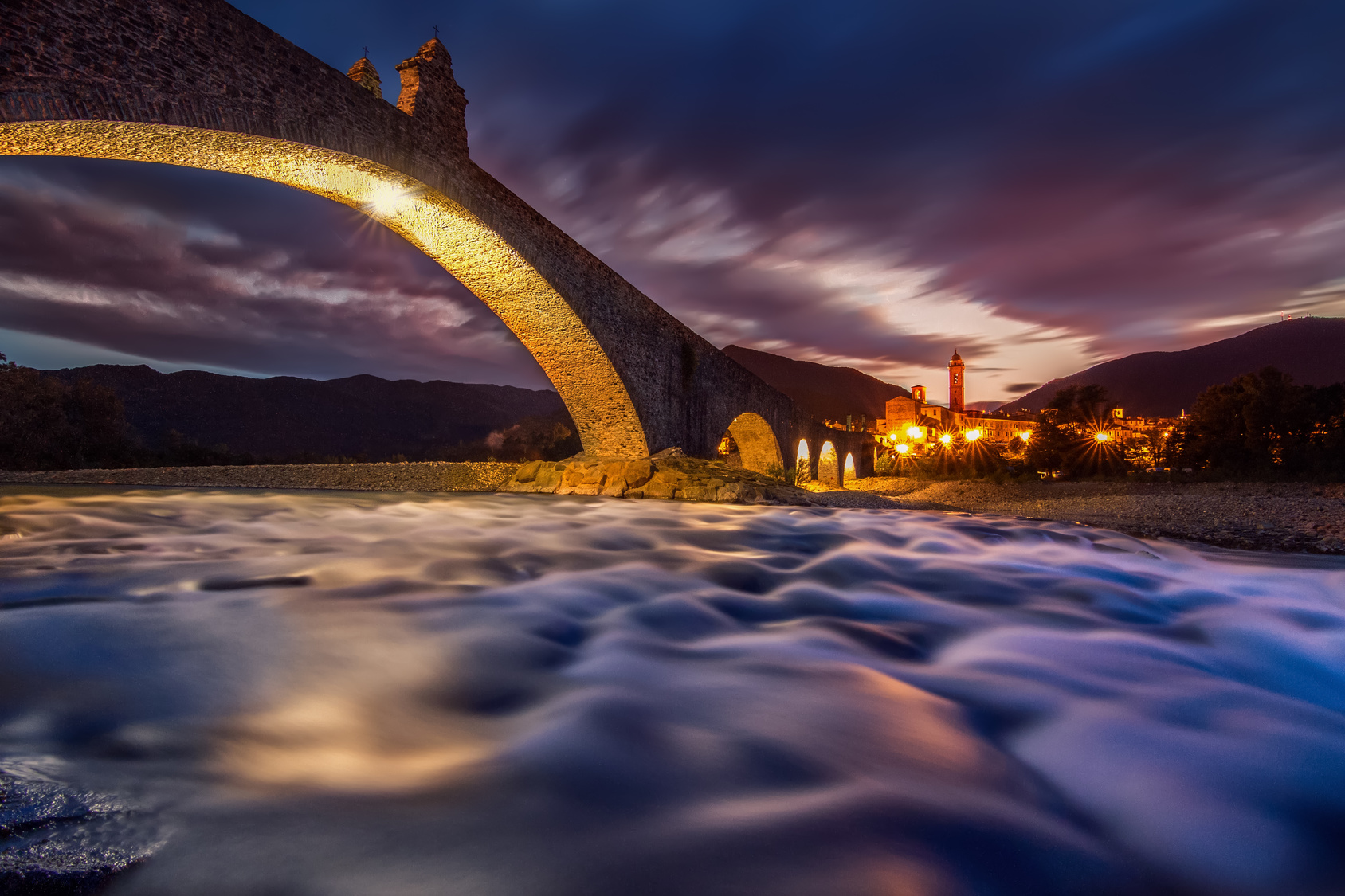 Bobbio - Ponte Gobbo su Fiume Trebbia -