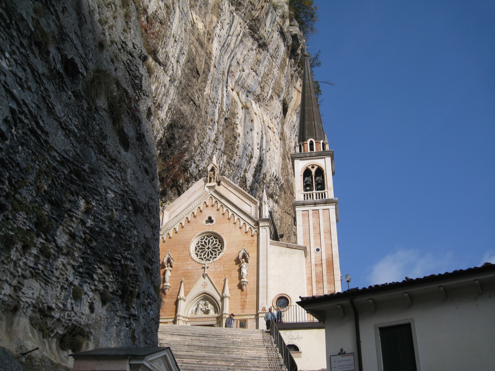 Caprino Veronese - Santuario della Madonna della Corona ©Fotolia