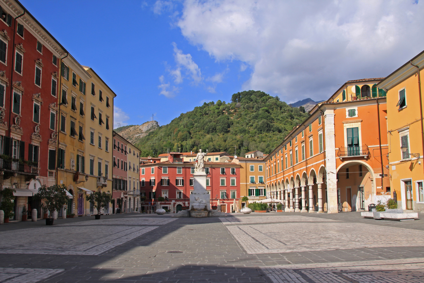 Carrara - Piazza ©Fotolia
