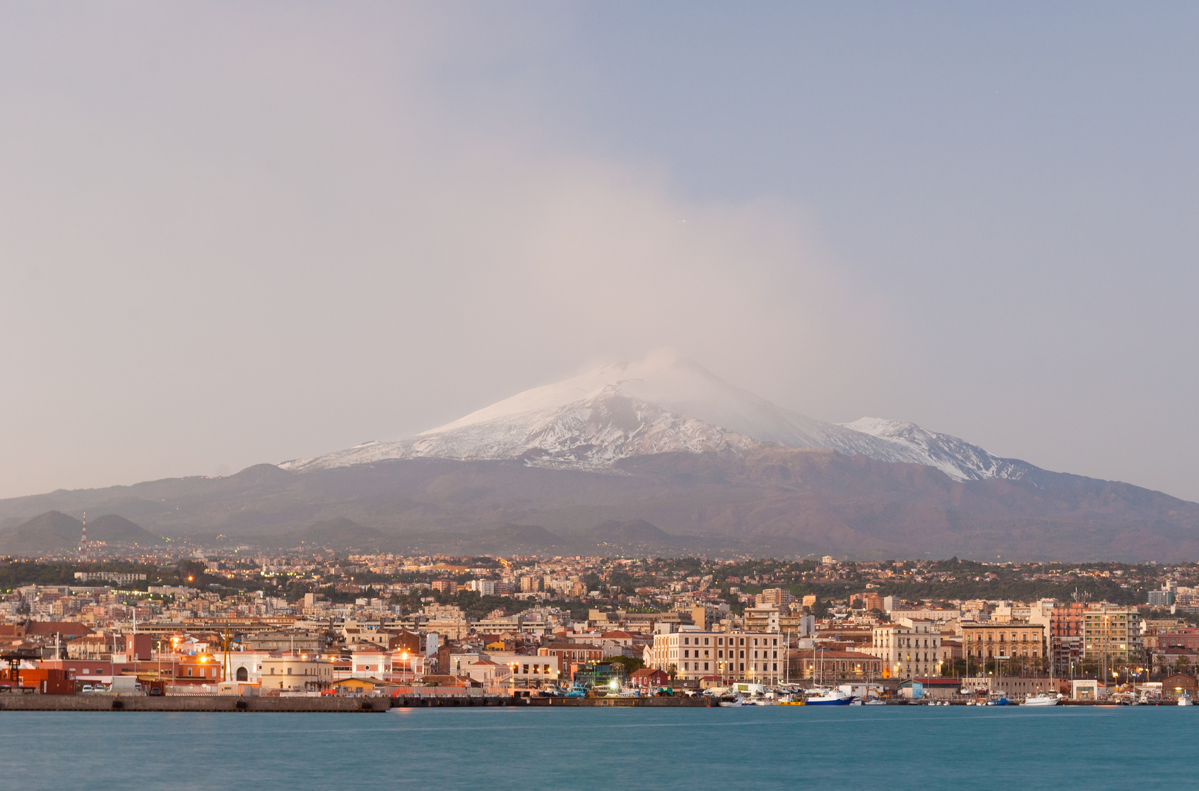 Catania - Panorama dal mare con Etna sullo sfondo -