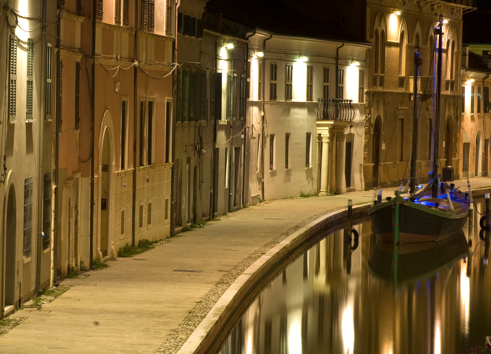 Comacchio - Panorama notturno sul canale ©Fotolia