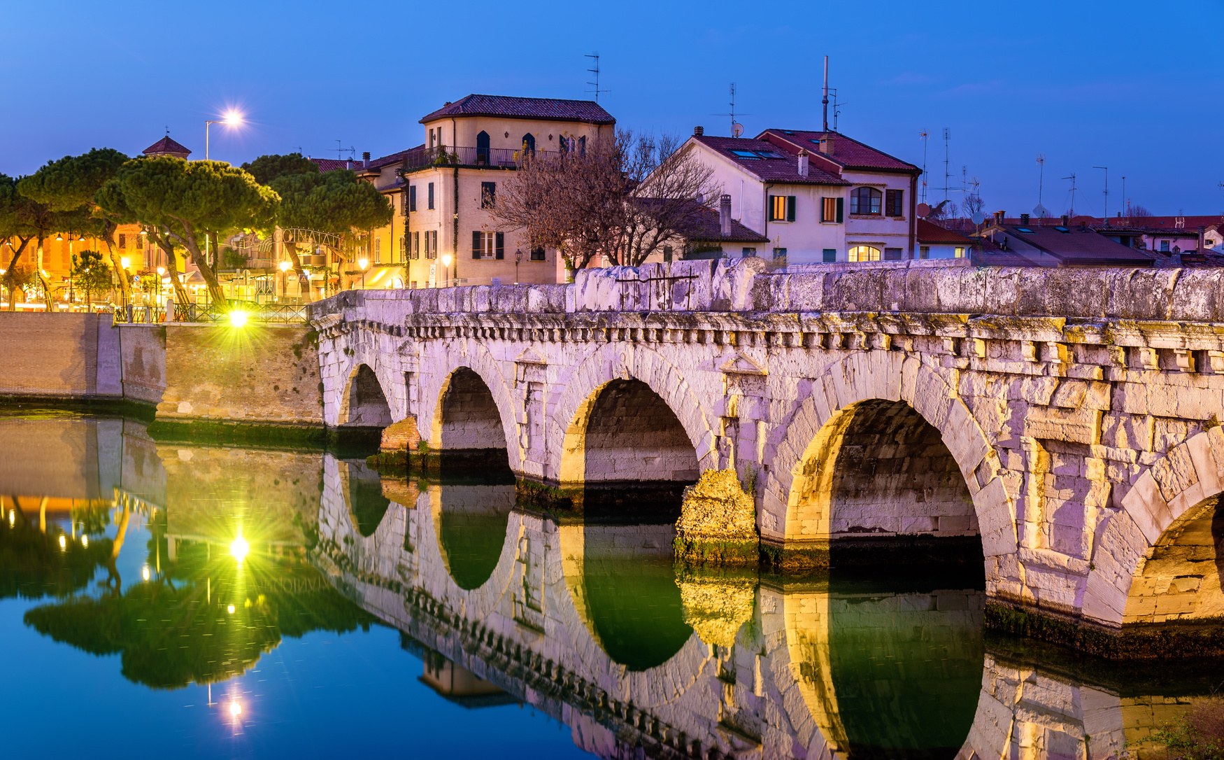 Rimini - Ponte di Tiberio ©Fotolia
