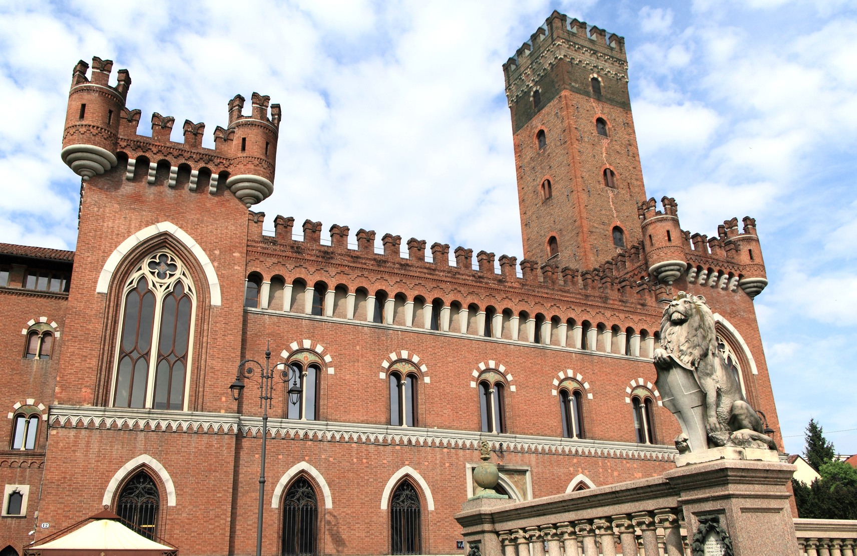 Asti - Palazzo Medici del Vascello ©Fotolia