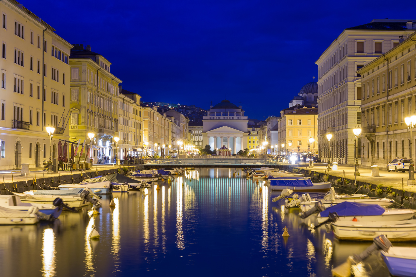Trieste - Canal Grande e Chiesa di Sant'Antonio ©Fotolia