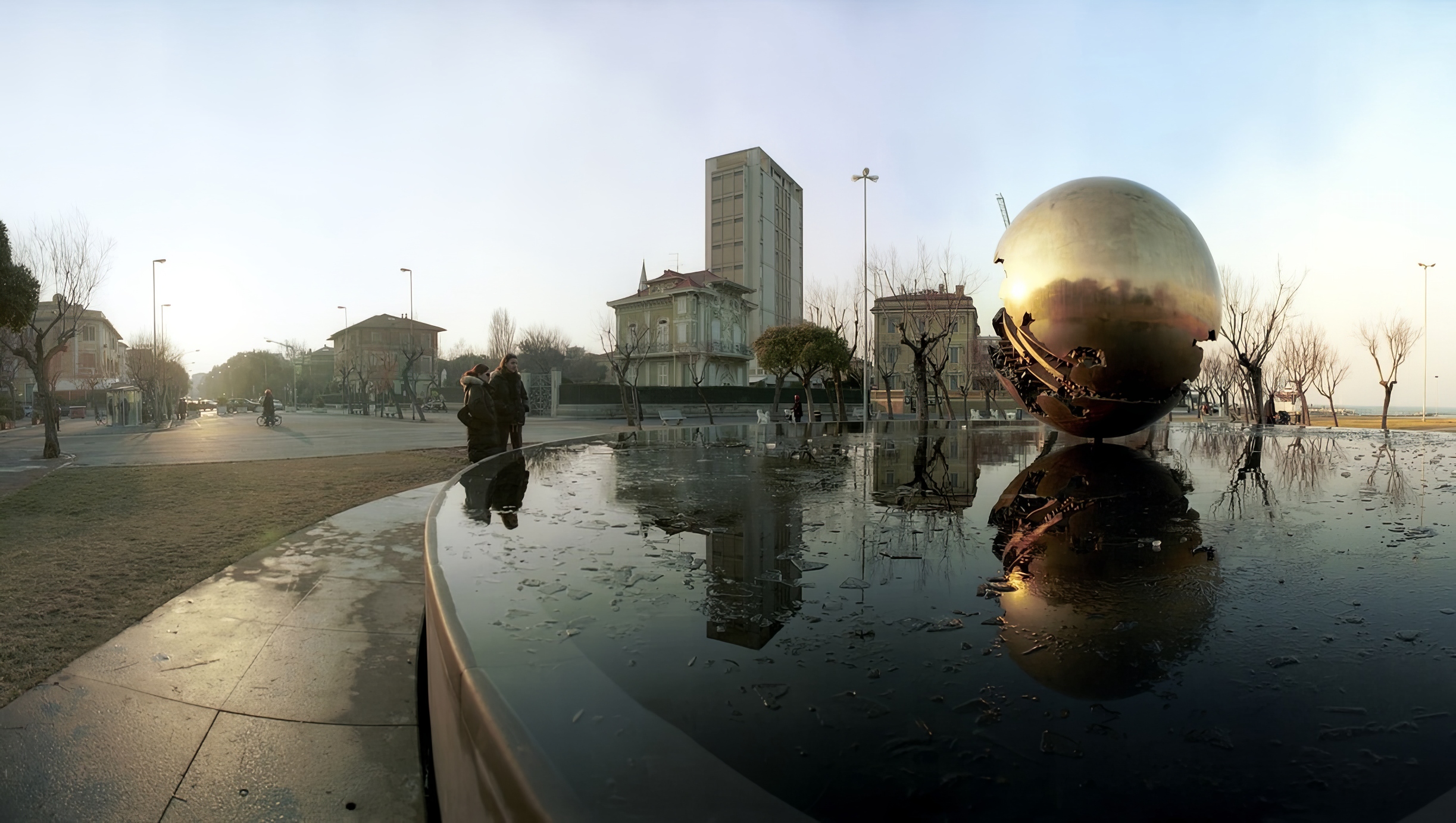 Pesaro - La Sfera del Sud ©Fotolia