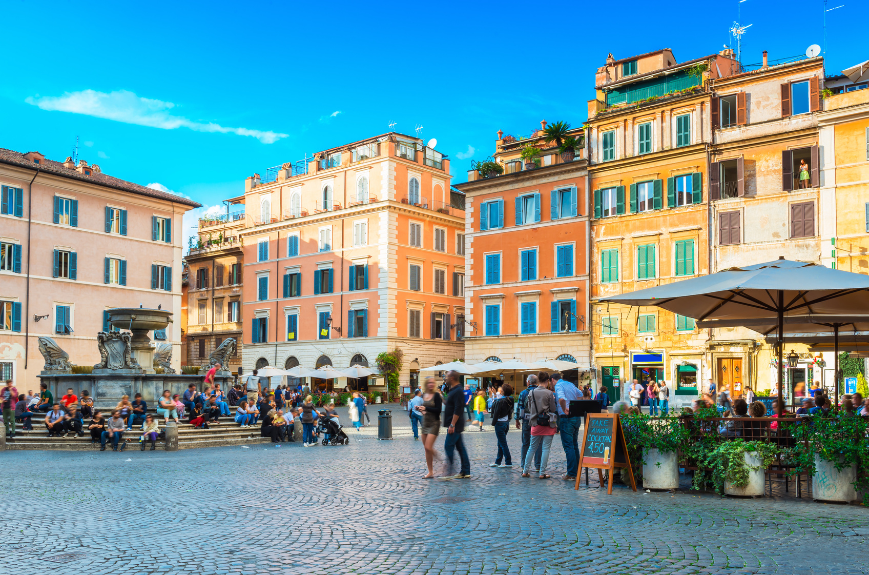 Roma - Piazza di Santa Maria in Trastevere -