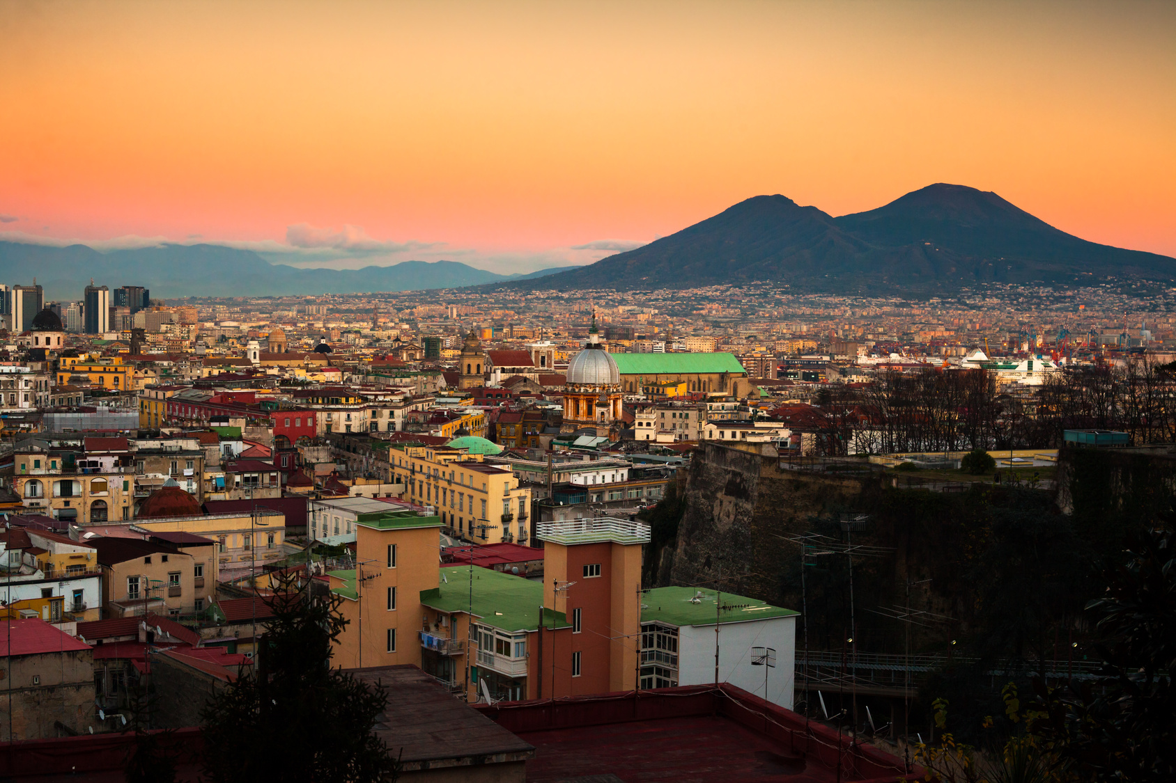 Napoli al Tramonto ©Fotolia
