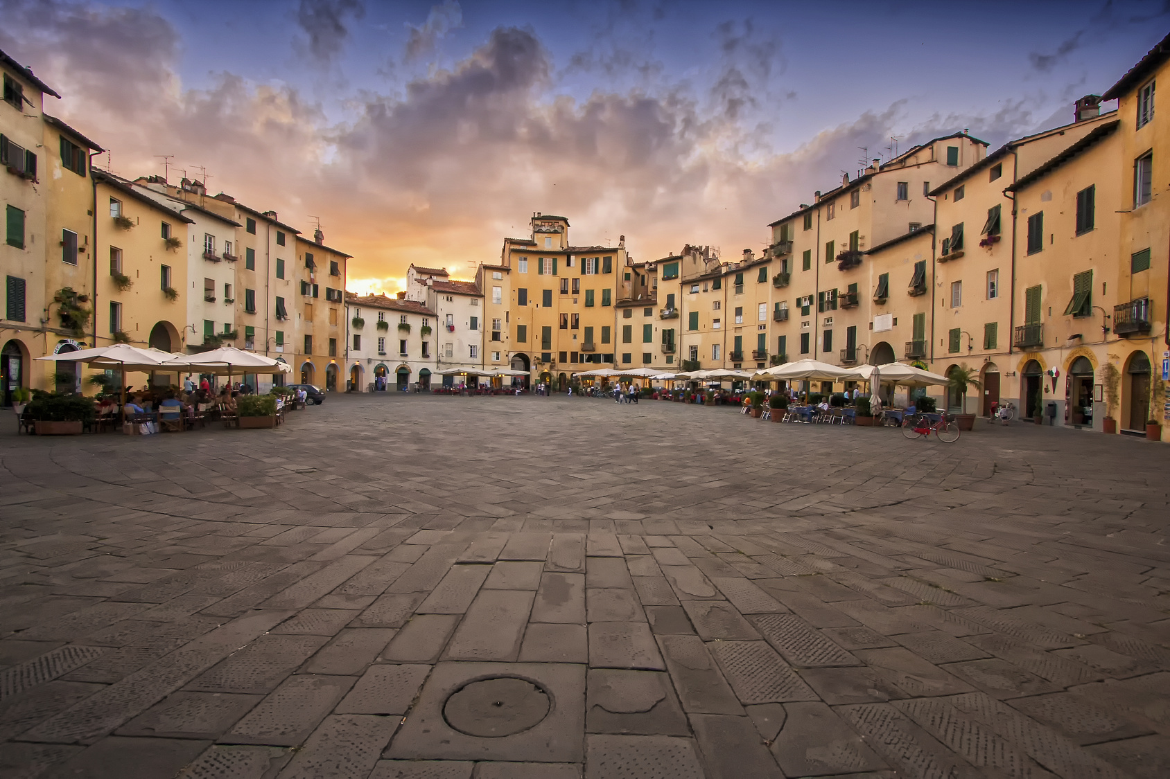 Lucca - Piazza Anfiteatro - 