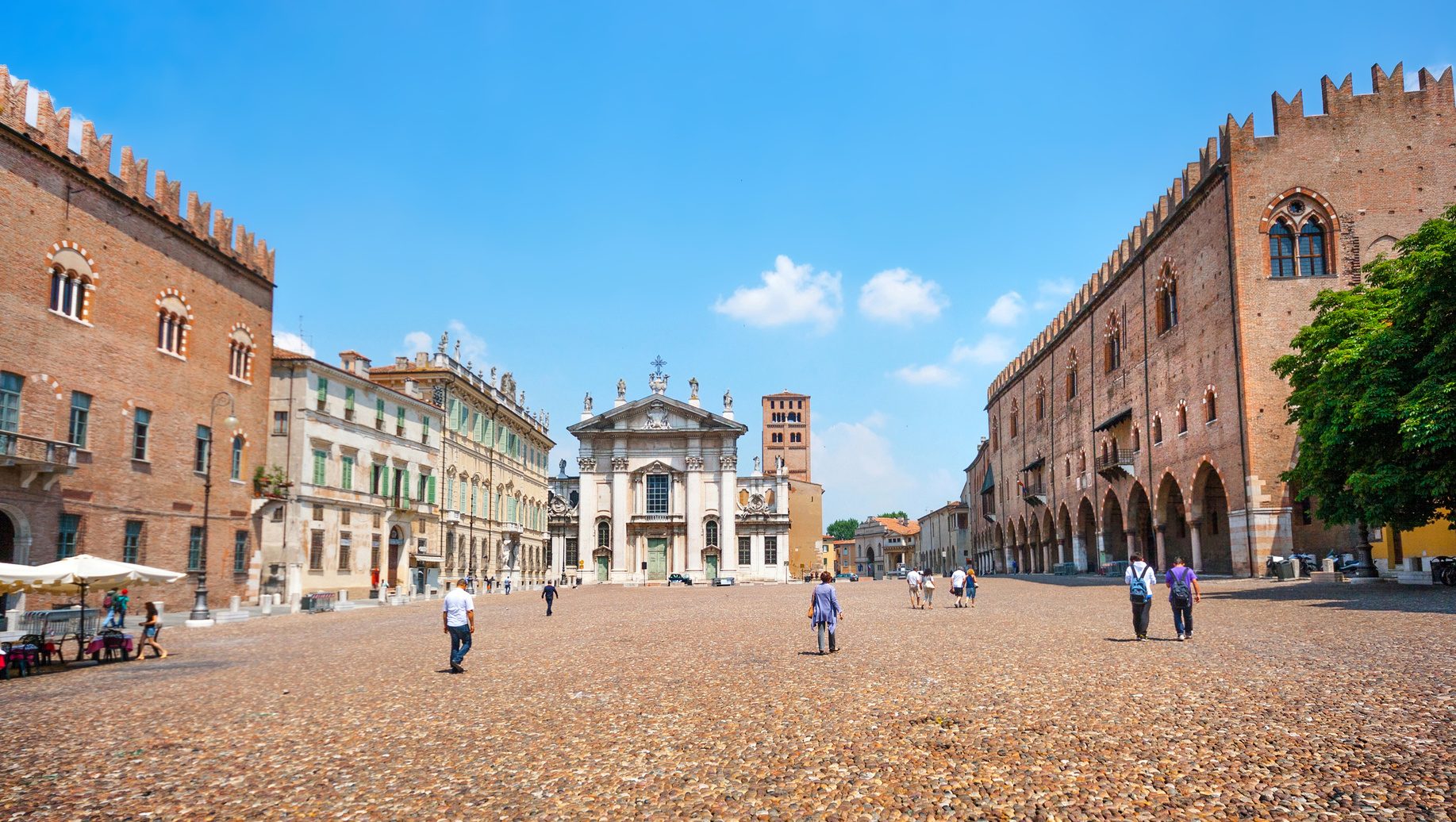 Mantova - Piazza delle Erbe - 