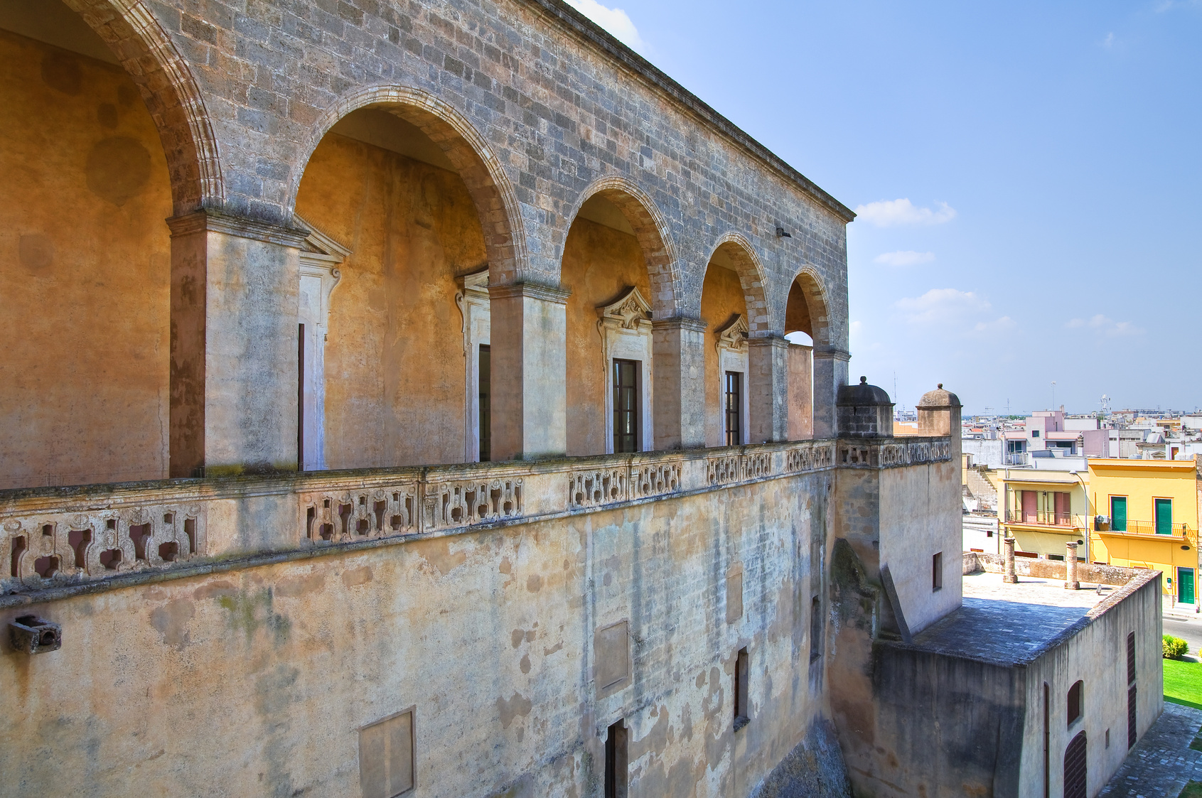 Mesagne - Castello Normanno Svevo ©Fotolia