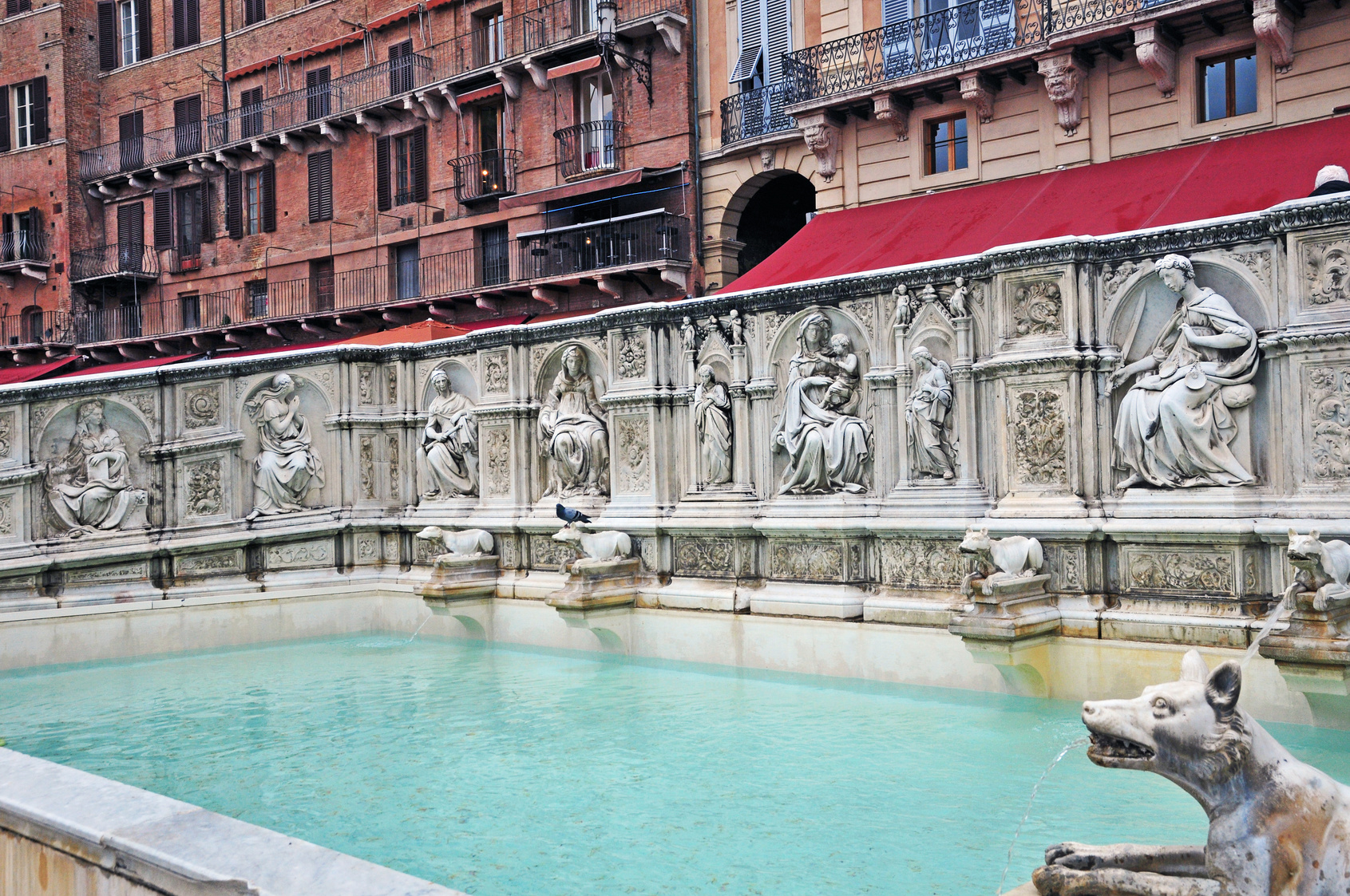 Siena - Piazza del Campo - Fonte Gaia - 