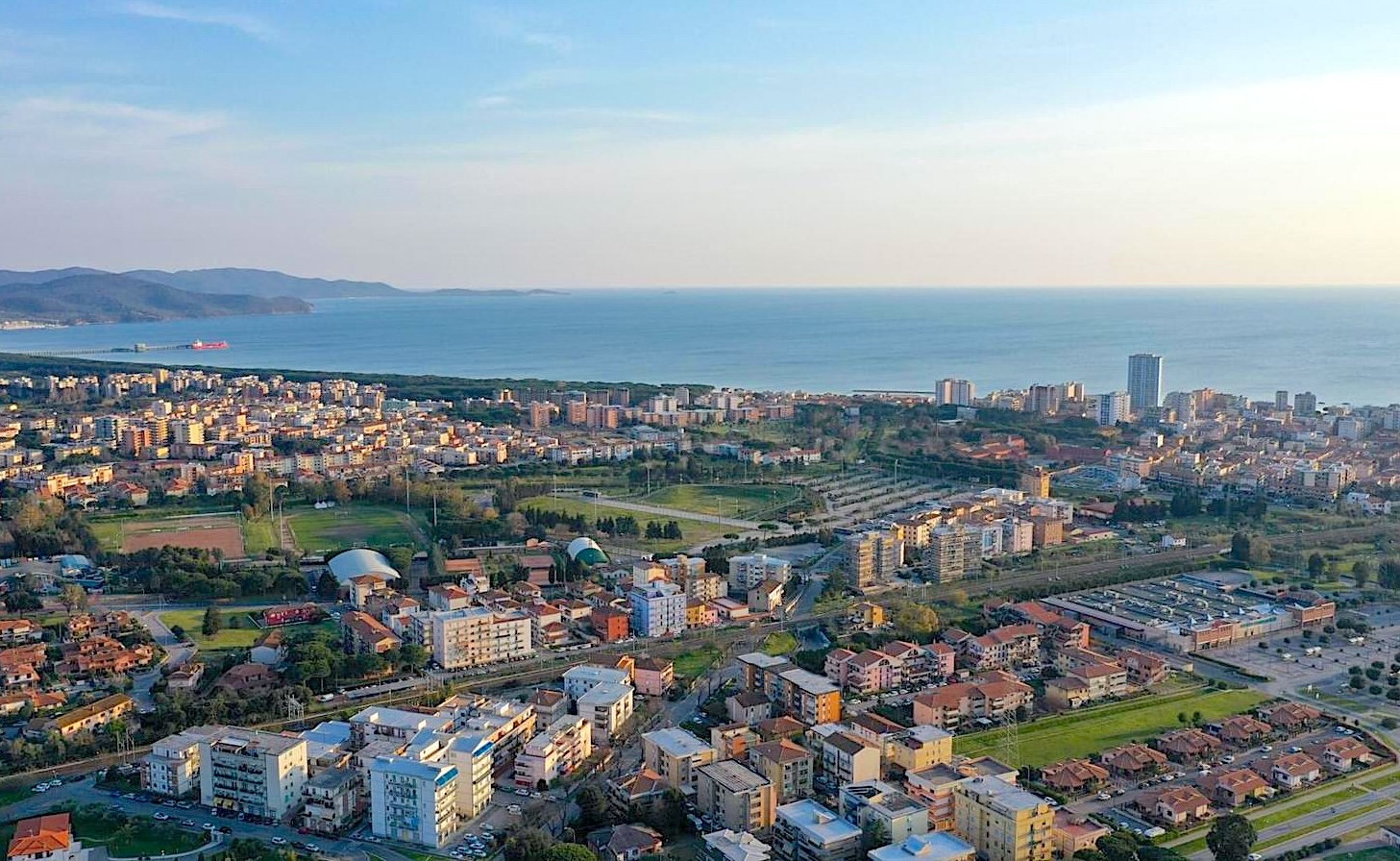 Follonica - Panorama ©Wikimedia