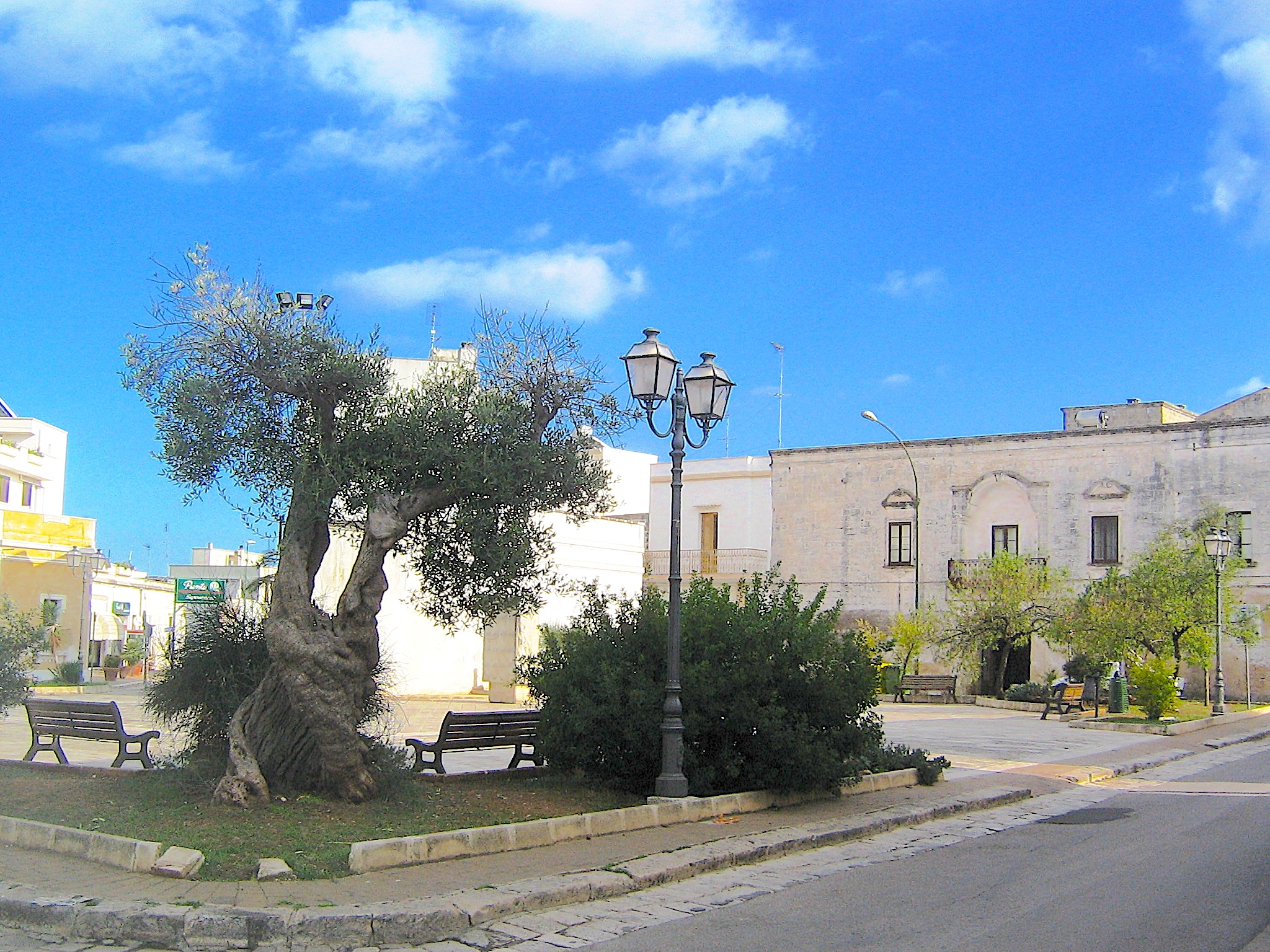 Castrignano del Capo - Piazza Mercato ©Wikimedia