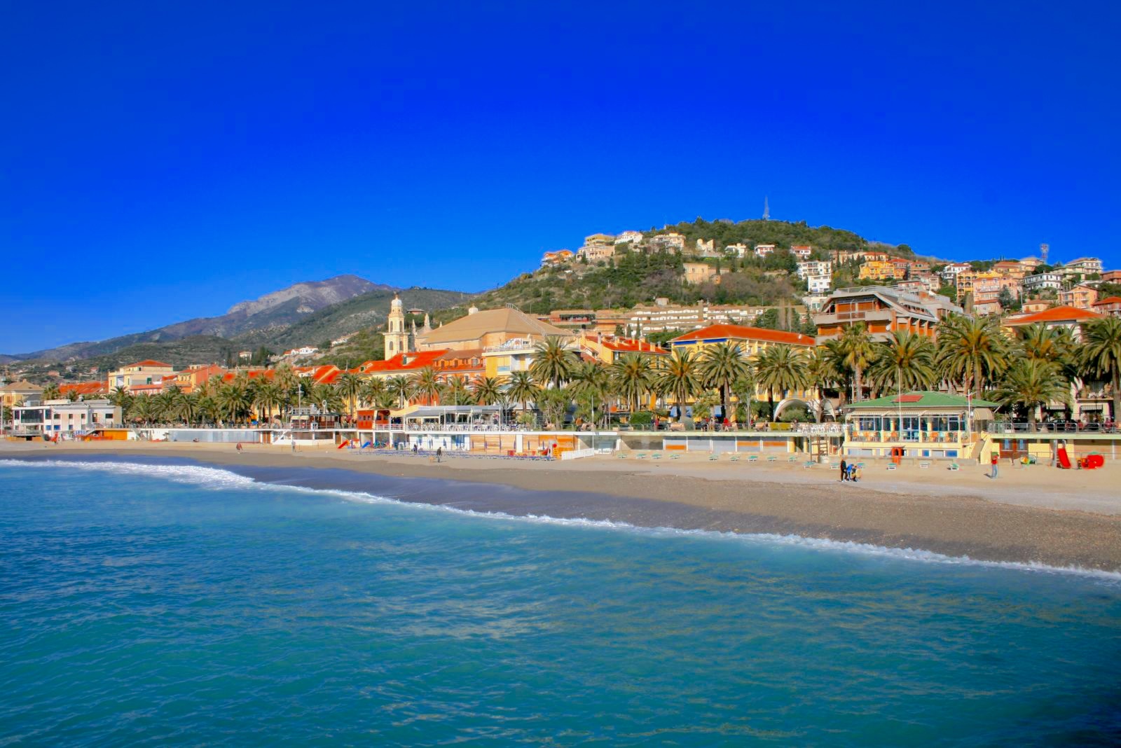 Pietra Ligure - panorama ©Wikimedia