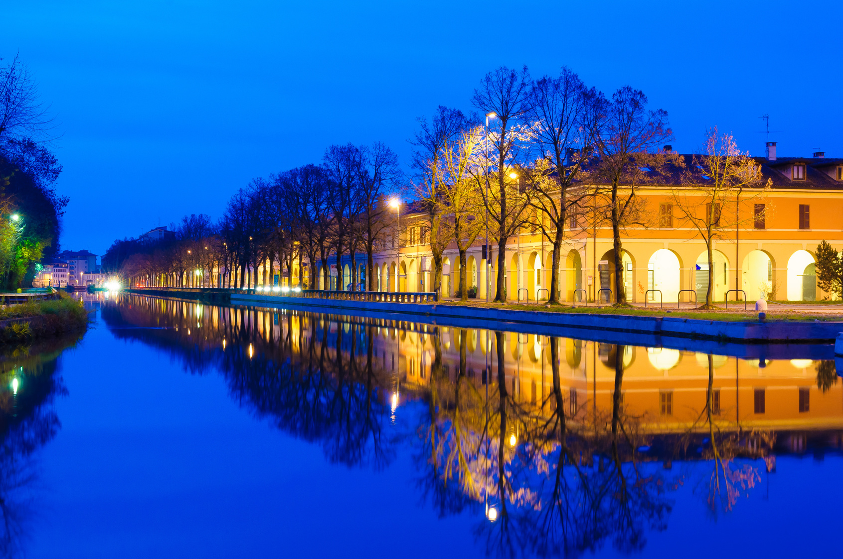 Pavia - Naviglio Pavese ©Fotolia