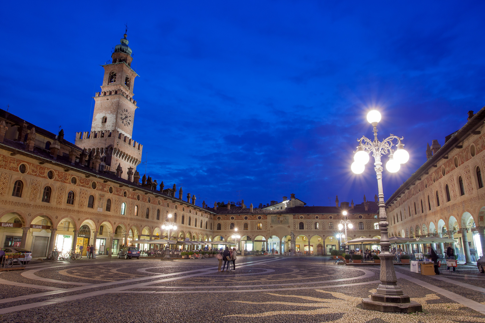 Vigevano - Piazza Ducale - 